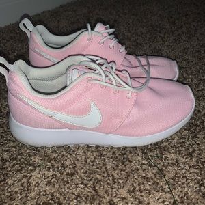 Nike Roshe Pink size 4Y